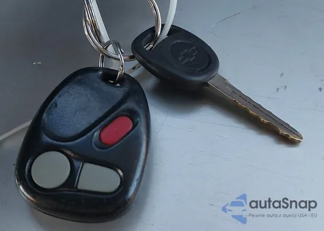 2000 Chevrolet Tahoe All New Ls из США, поврежденный, VIN 1GNEC13T1YJ104857